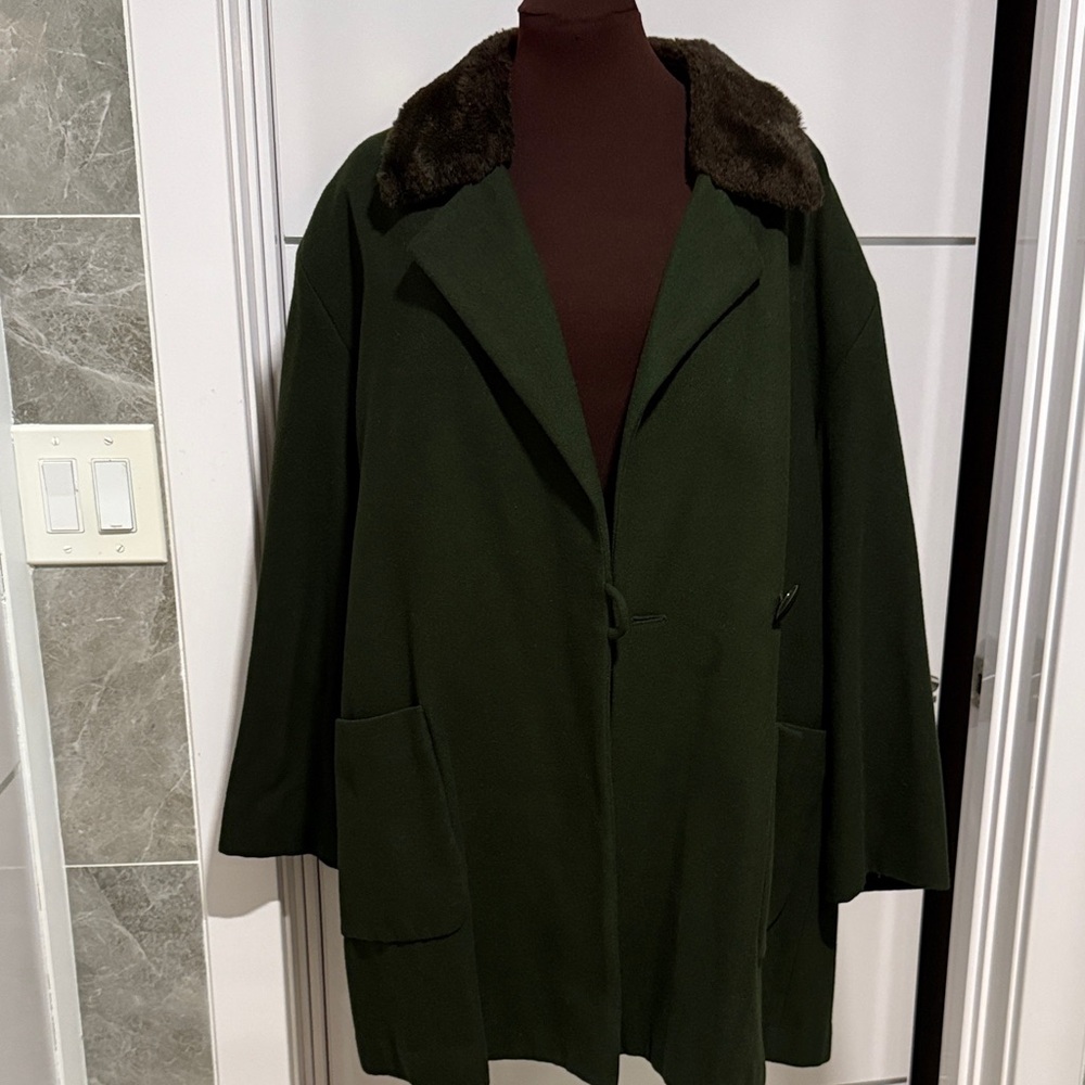 Newport News faux fur collar oversized wool blend forest green coat size 10 - Picture 6 of 11